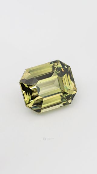 360-degree-macro-view-natural-apple-green-chrysoberyl-round-round-nivithigala-sri-lanka-4.50ct thumbnail 3