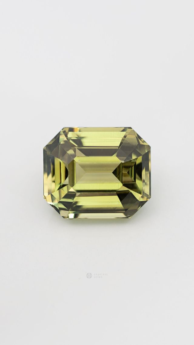 360-degree-macro-view-natural-apple-green-chrysoberyl-round-round-nivithigala-sri-lanka-4.50ct