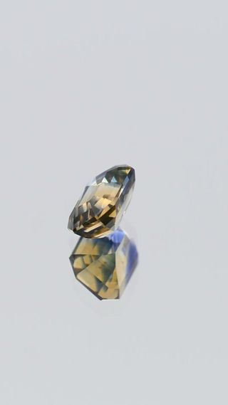 360-degree-macro-view-natural-bi-colour-sapphire-unheated-emerald-cut-ceylon-1.10ct thumbnail 5
