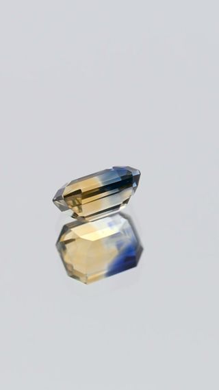 360-degree-macro-view-natural-bi-colour-sapphire-unheated-emerald-cut-ceylon-1.10ct thumbnail 6