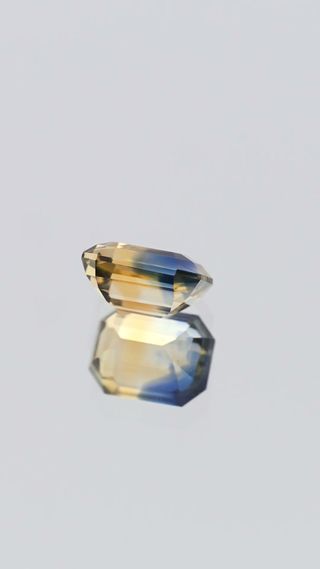360-degree-macro-view-natural-bi-colour-sapphire-unheated-emerald-cut-ceylon-1.10ct thumbnail 7