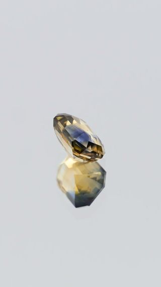 360-degree-macro-view-natural-bi-colour-sapphire-unheated-emerald-cut-ceylon-1.10ct thumbnail 8