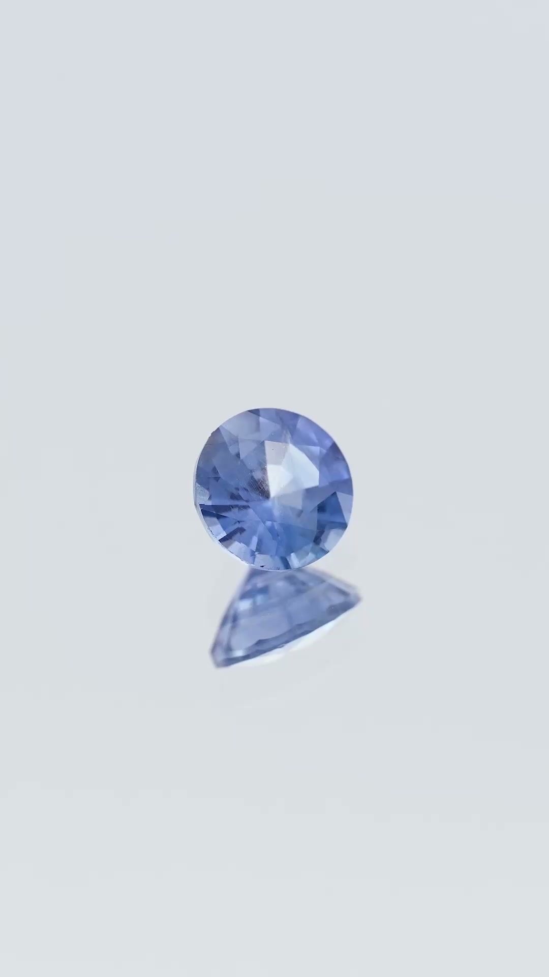 360-degree-macro-view-natural-blue-sapphire-unheated-round-ceylon-0.55ct