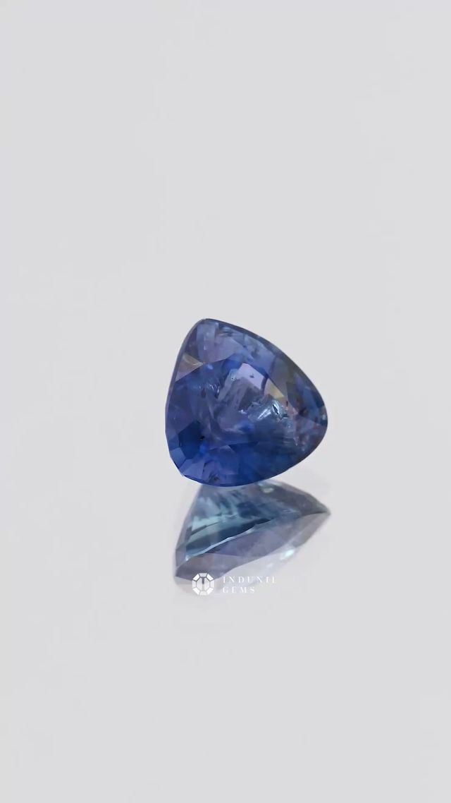 360-degree-macro-view-natural-blue-sapphire-unknown-ceylon-2.11ct