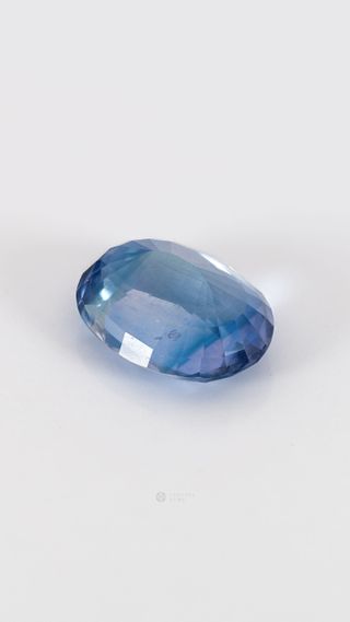 360-degree-macro-view-natural-blue-sapphire-unheated-oval-oval-ceylon-2.35ct thumbnail 5