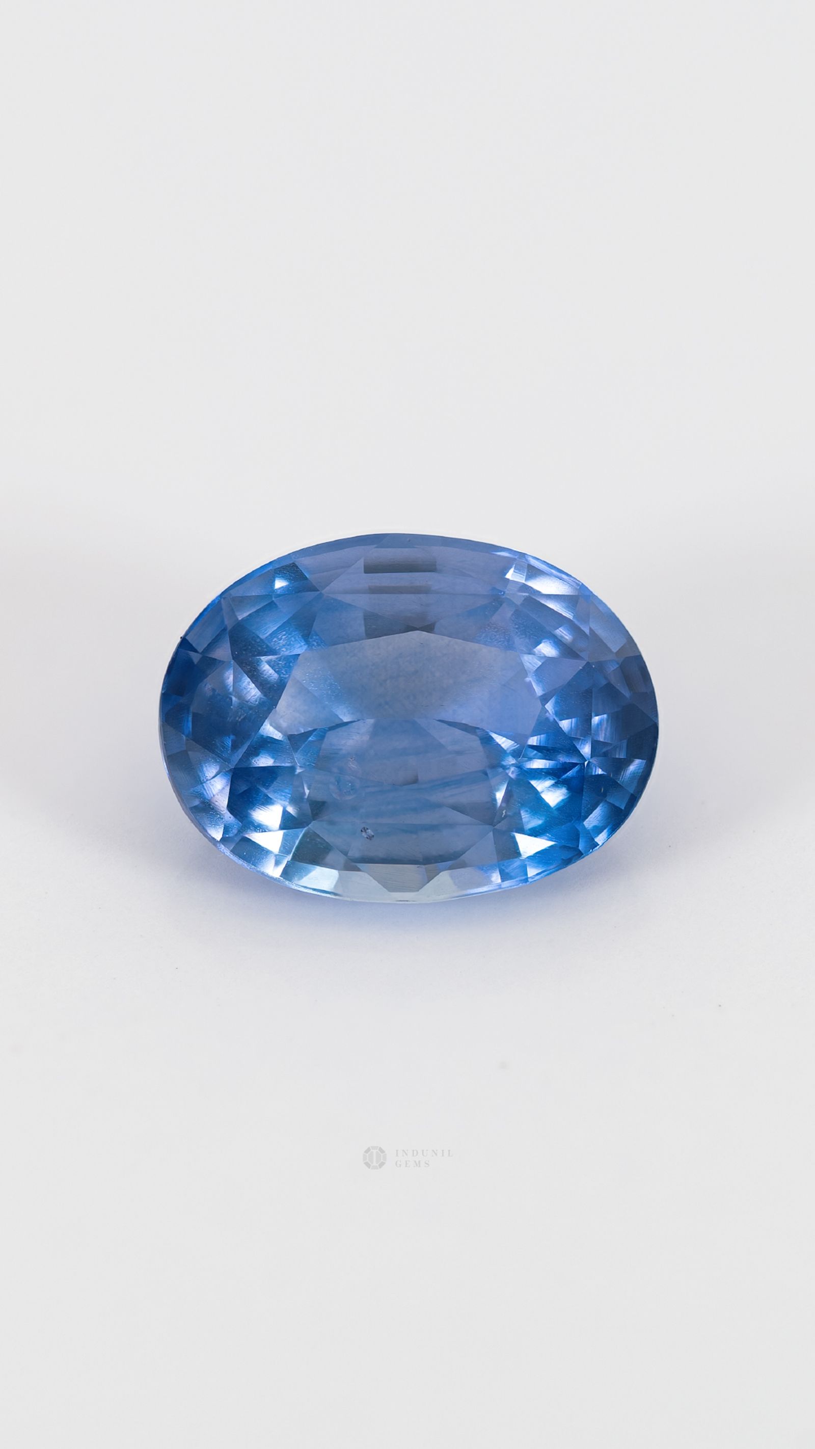 360-degree-macro-view-natural-blue-sapphire-unheated-oval-oval-ceylon-2.35ct