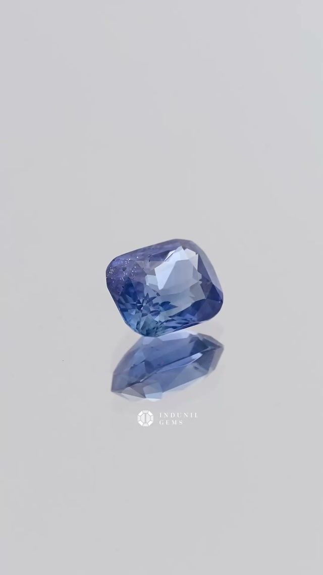 360-degree-macro-view-natural-blue-sapphire-cushion-cushion-ceylon-1.90ct
