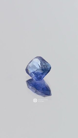 360-degree-macro-view-natural-blue-sapphire-cushion-cushion-ceylon-1.90ct thumbnail 4