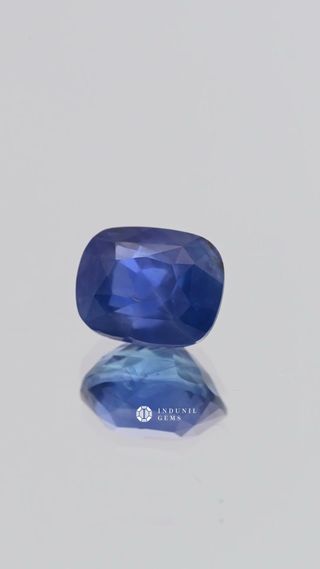 360-degree-macro-view-natural-blue-sapphire-cushion-cushion-ceylon-4.50ct thumbnail 3