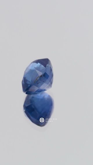 360-degree-macro-view-natural-blue-sapphire-cushion-cushion-ceylon-4.50ct thumbnail 5