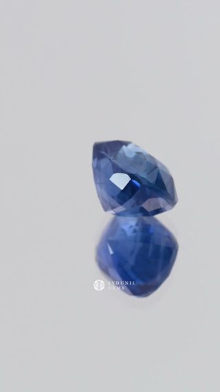 360-degree-macro-view-natural-blue-sapphire-cushion-cushion-ceylon-4.50ct thumbnail 8