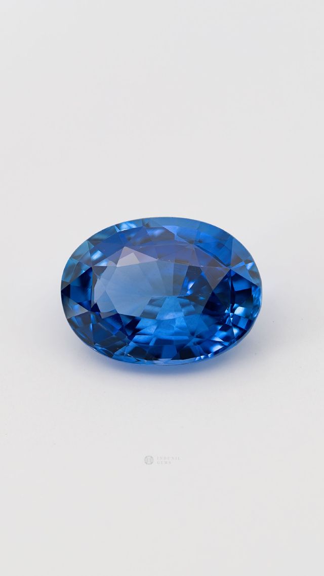 360-degree-macro-view-natural-blue-sapphire-emerald-emerald-ceylon-4.15ct