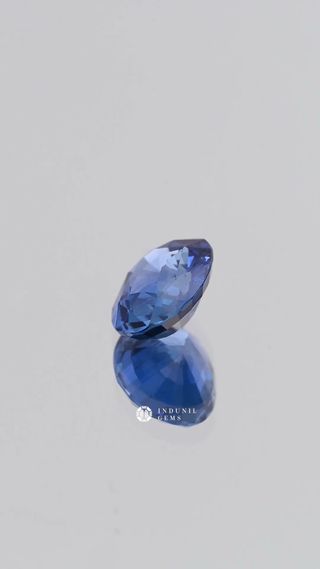 360-degree-macro-view-natural-blue-sapphire-oval-oval-ceylon-2.70ct thumbnail 5