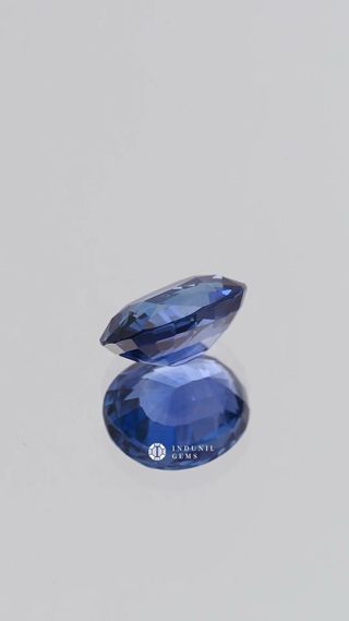 360-degree-macro-view-natural-blue-sapphire-oval-oval-ceylon-2.70ct thumbnail 6