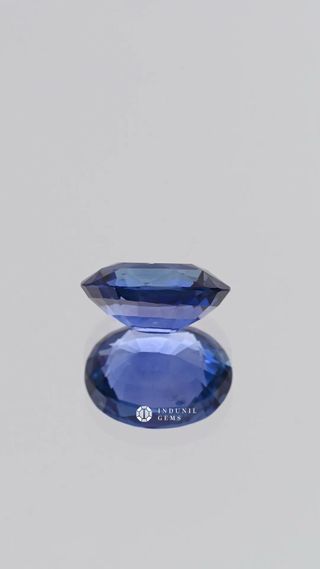 360-degree-macro-view-natural-blue-sapphire-oval-oval-ceylon-2.70ct thumbnail 7