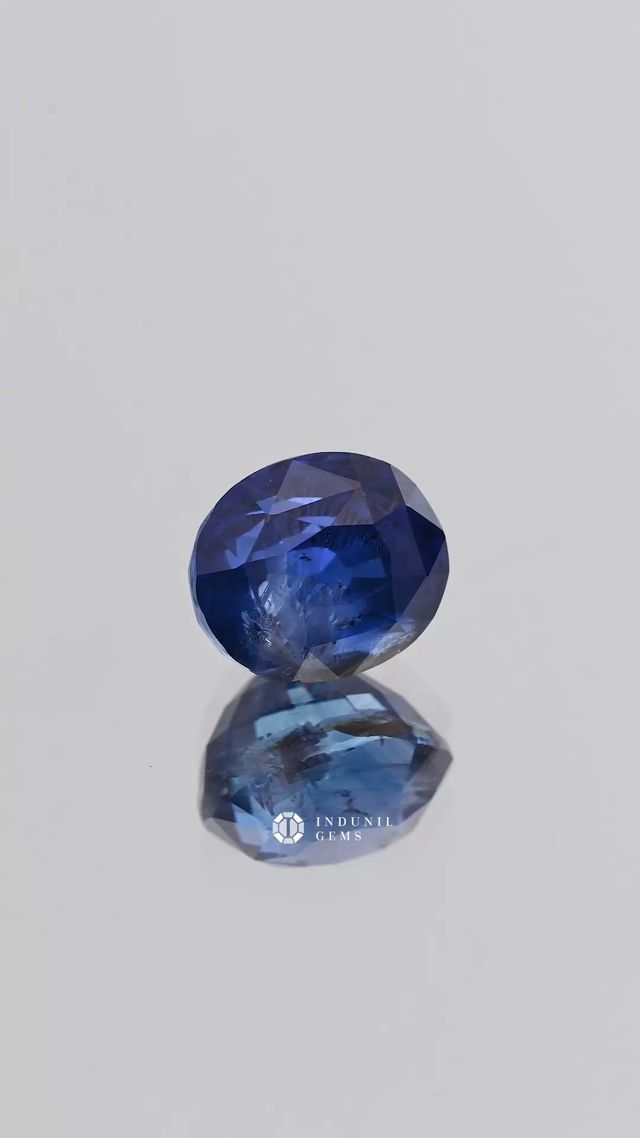 360-degree-macro-view-natural-blue-sapphire-oval-oval-ceylon-3.68ct
