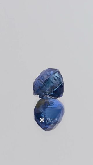 360-degree-macro-view-natural-blue-sapphire-oval-oval-ceylon-3.68ct thumbnail 5