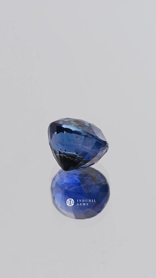 360-degree-macro-view-natural-blue-sapphire-oval-oval-ceylon-3.68ct thumbnail 7