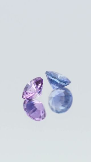 360-degree-macro-view-natural-lilac-blue-sapphire-pair-unheated-round-ceylon-1.08ct thumbnail 5