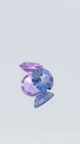 360-degree-macro-view-natural-lilac-blue-sapphire-pair-unheated-round-ceylon-1.08ct thumbnail 7