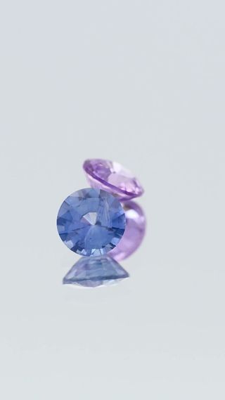 360-degree-macro-view-natural-lilac-blue-sapphire-pair-unheated-round-ceylon-1.08ct thumbnail 8