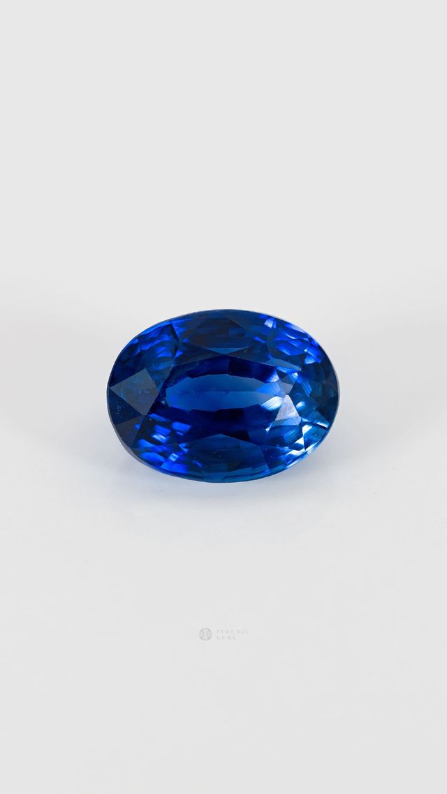 360-degree-macro-view-natural-blue-sapphire-oval-oval-sri-lanka-1.55ct