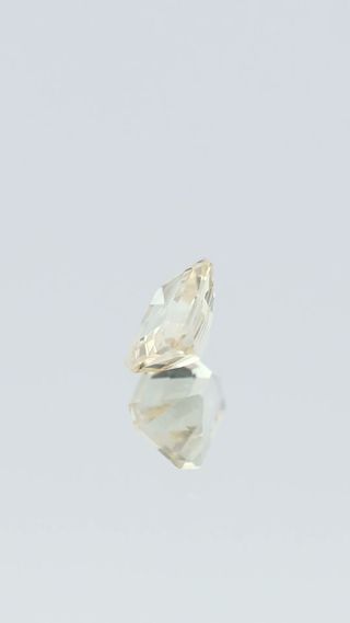 360-degree-macro-view-natural-yellow-sapphire-unheated-unknown-ceylon-0.55ct thumbnail 5