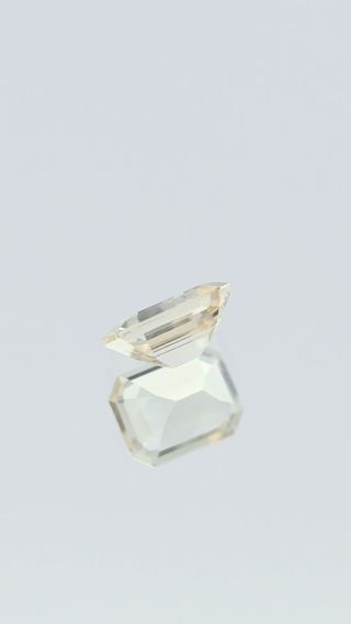 360-degree-macro-view-natural-yellow-sapphire-unheated-unknown-ceylon-0.55ct thumbnail 6