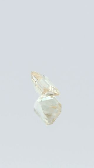 360-degree-macro-view-natural-yellow-sapphire-unheated-unknown-ceylon-0.55ct thumbnail 8