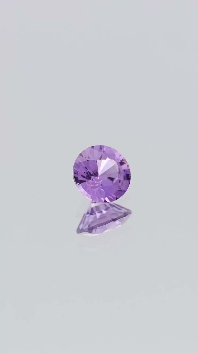 360-degree-macro-view-natural-lilac-sapphire-unheated-round-ceylon-0.54ct