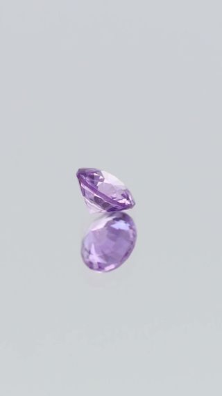 360-degree-macro-view-natural-lilac-sapphire-unheated-round-ceylon-0.54ct thumbnail 8