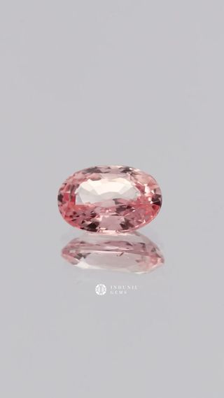360-degree-macro-view-natural-padparadscha-sapphire-unknown-ceylon-2.28ct thumbnail 3