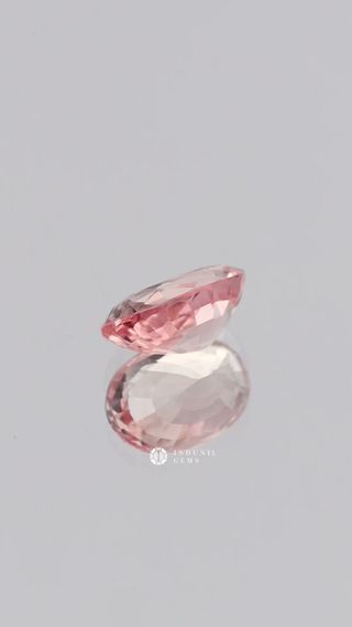 360-degree-macro-view-natural-padparadscha-sapphire-unknown-ceylon-2.28ct thumbnail 6