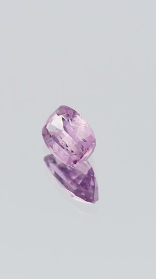 360-degree-macro-view-natural-pink-sapphire-unheated-cushion-ceylon-1.34ct thumbnail 4