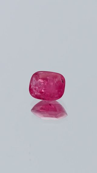 360-degree-macro-view-natural-mahenge-red-spinel-cushion-mahenge-tanzania-1.30ct thumbnail 3