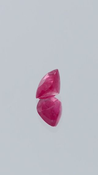 360-degree-macro-view-natural-mahenge-red-spinel-cushion-mahenge-tanzania-1.30ct thumbnail 5