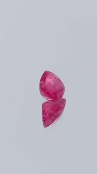 360-degree-macro-view-natural-mahenge-red-spinel-cushion-mahenge-tanzania-1.30ct thumbnail 9