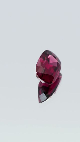 360-degree-macro-view-natural-rhodolite-garnet-unheated-cushion-ceylon-2.21ct thumbnail 9