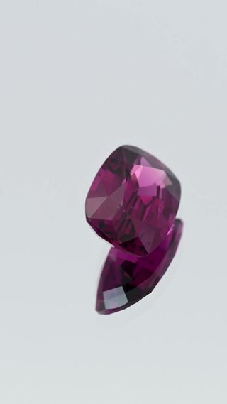 360-degree-macro-view-natural-rhodolite-garnet-unheated-cushion-ceylon-3.38ct thumbnail 9