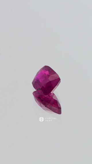 360-degree-macro-view-natural-ruby-cushion-cushion-ceylon-1.78ct thumbnail 4