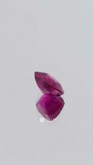 360-degree-macro-view-natural-ruby-cushion-cushion-ceylon-1.78ct thumbnail 8