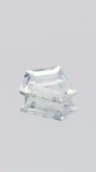 360-degree-macro-view-natural-white-sapphire-unheated-portrait-ceylon-1.83ct thumbnail 2