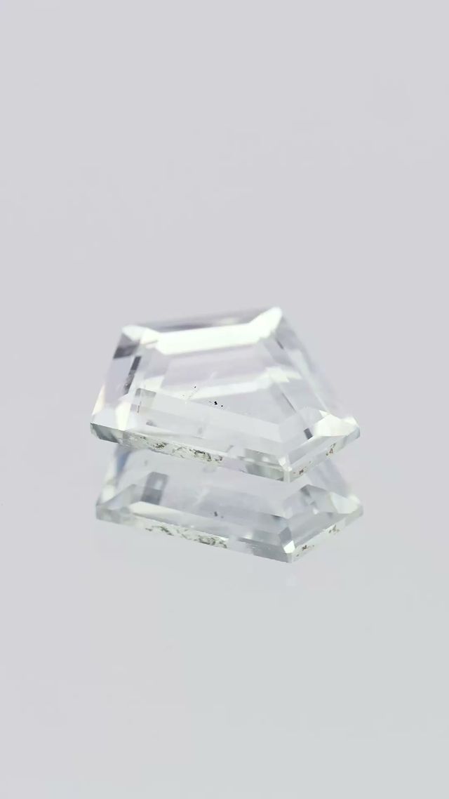 360-degree-macro-view-natural-white-sapphire-unheated-portrait-ceylon-1.83ct