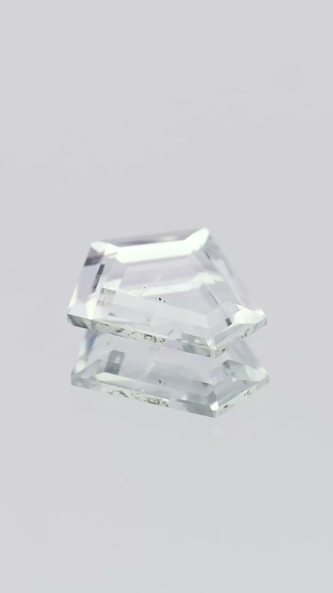 360-degree-macro-view-natural-white-sapphire-unheated-portrait-ceylon-1.83ct