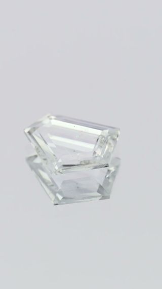 360-degree-macro-view-natural-white-sapphire-unheated-portrait-ceylon-1.83ct thumbnail 6