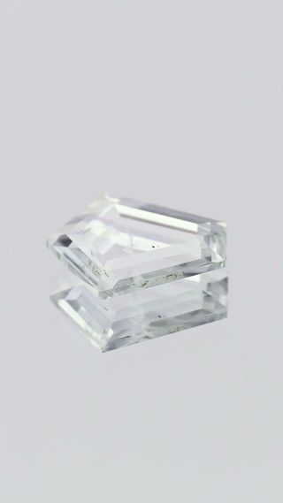 360-degree-macro-view-natural-white-sapphire-unheated-portrait-ceylon-1.83ct thumbnail 9