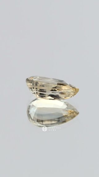 360-degree-macro-view-natural-yellow-sapphire-pear-pear-ceylon-3.00ct thumbnail 7